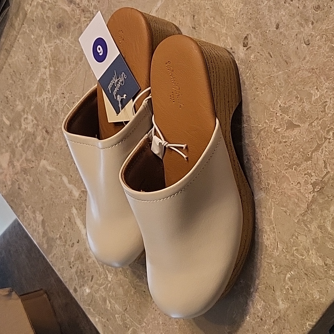 Nwt Clogs